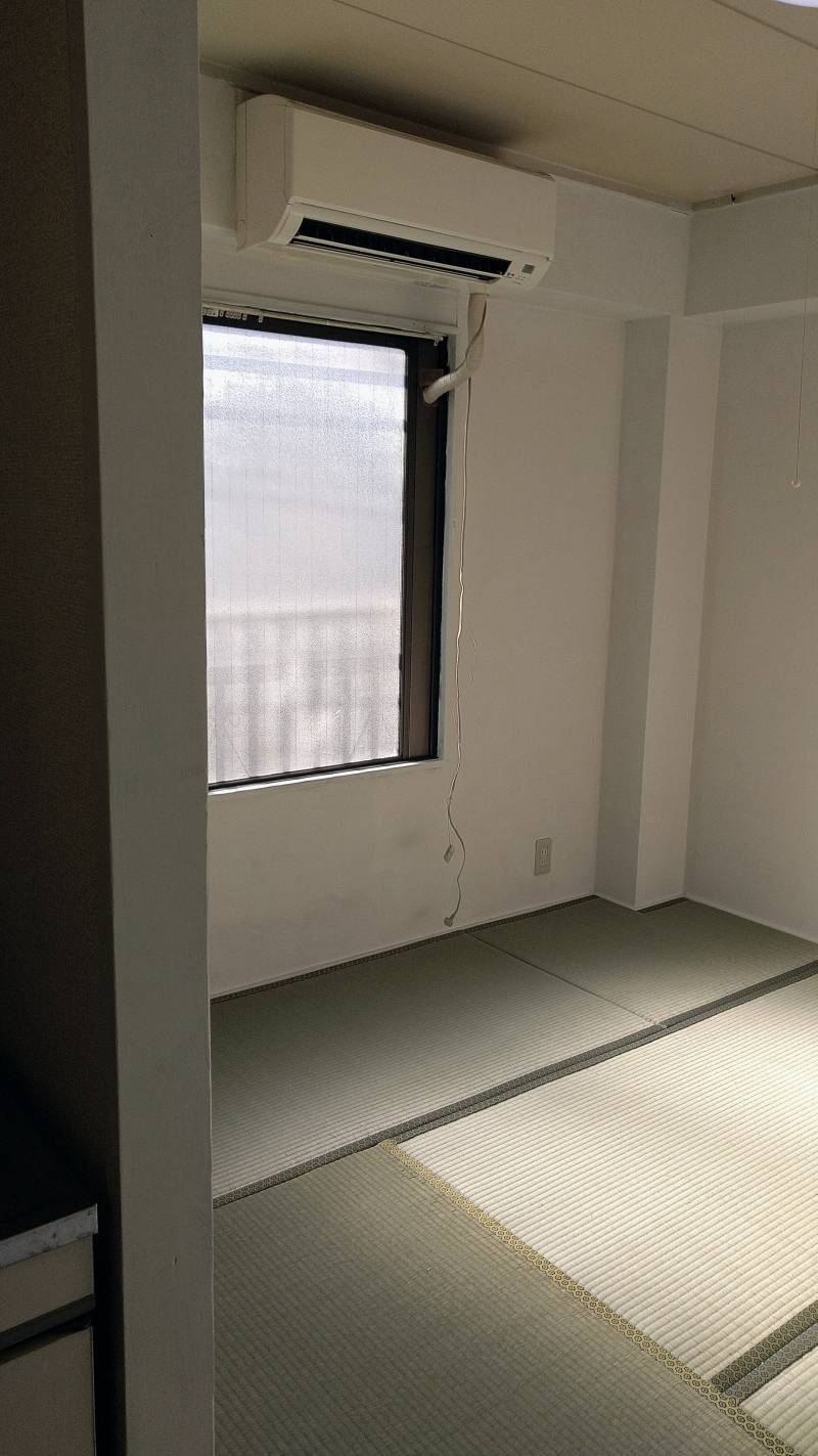 4.５畳にミニキッチンと押し入れがついています。