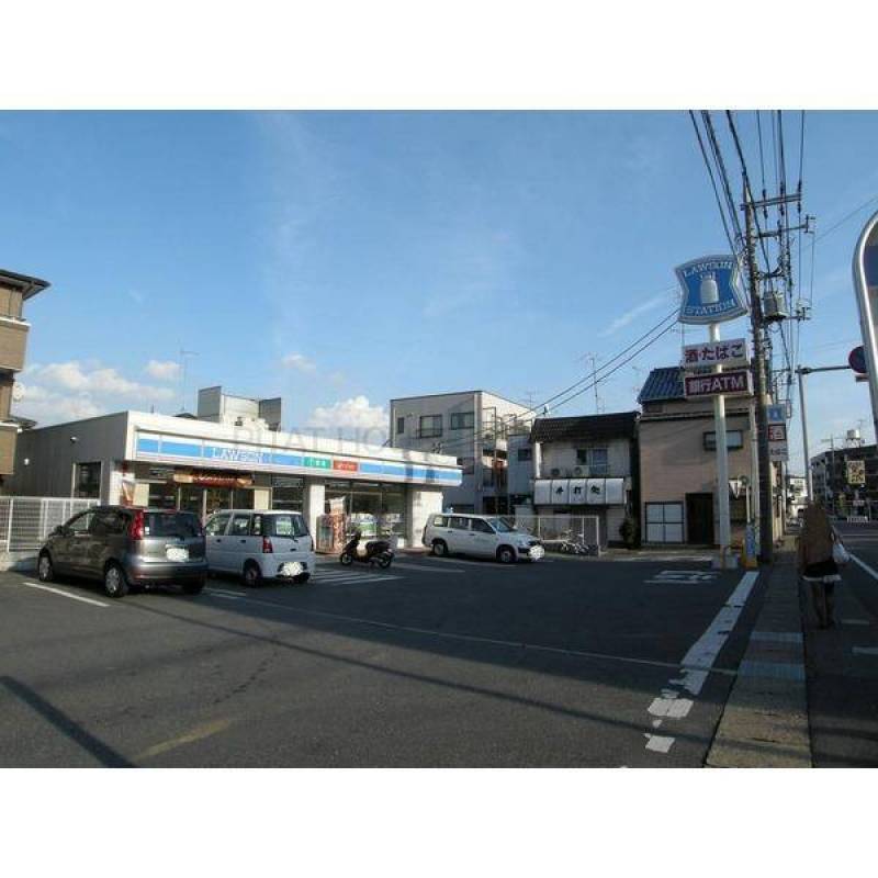ローソン
最寄りのコンビニです