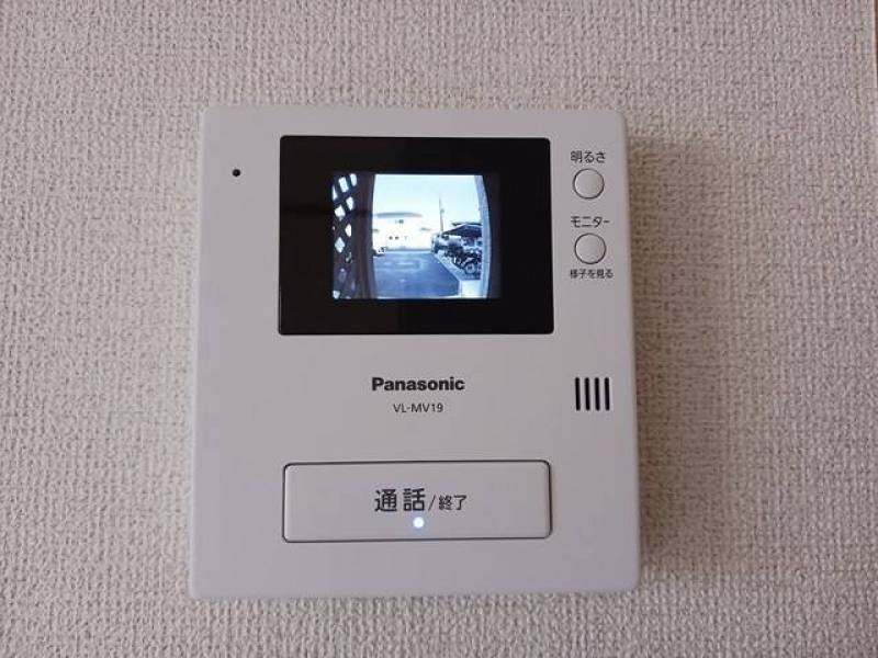モニター付きインターホンで来客時も安心☆