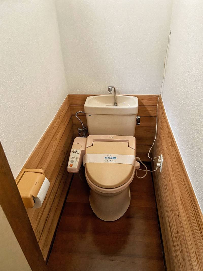 ウォシュレット付きです