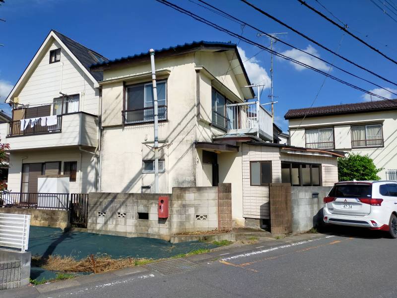 東西南側に建物無しで開放的