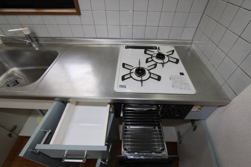 台所　ガスコンロの使用感は殆どない。
