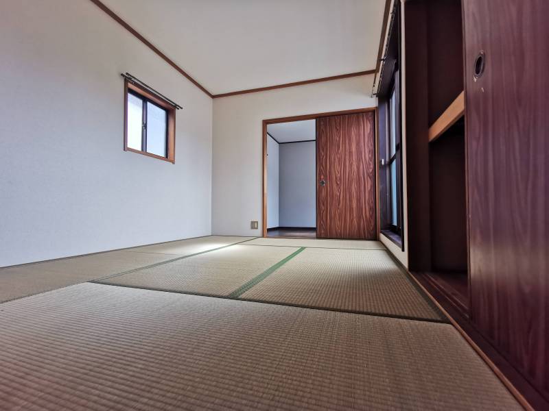 和室6畳収納あり！