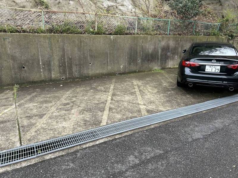 駐車場は一台契約ですが複数台の駐車契約は可能となります