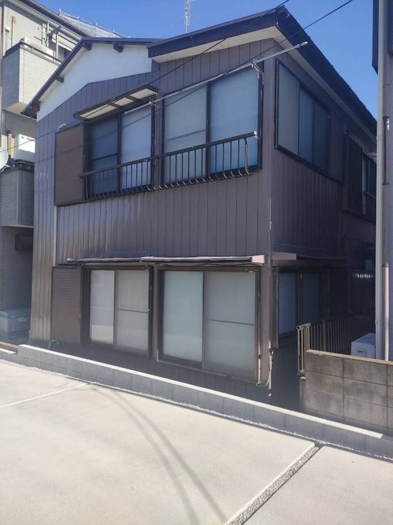 南西側は隣地通路ですので日当たり良好です