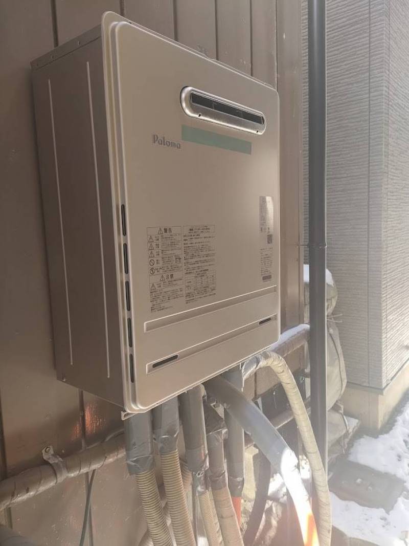 新品給湯器は２４号サイズです