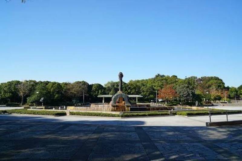 すぐ横が服部緑地公園