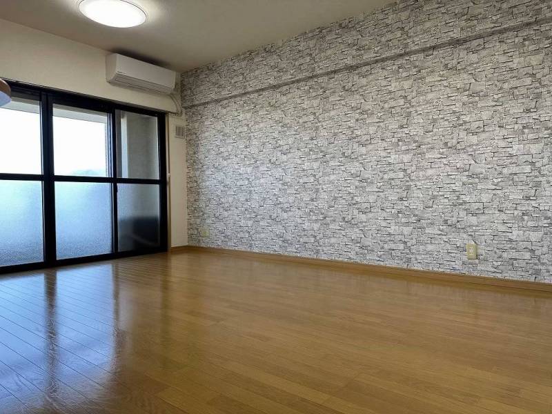 エアコン付のリビングダイニング