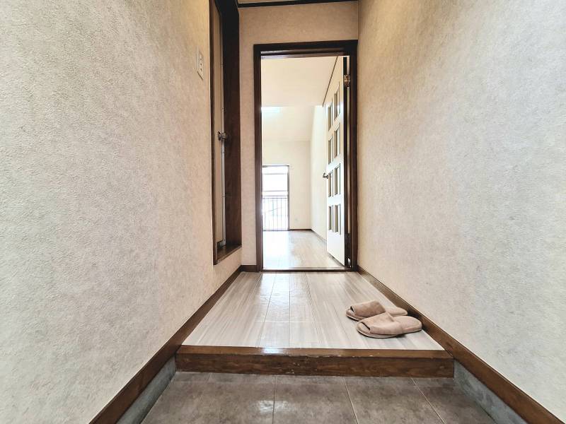 玄関から見た全体