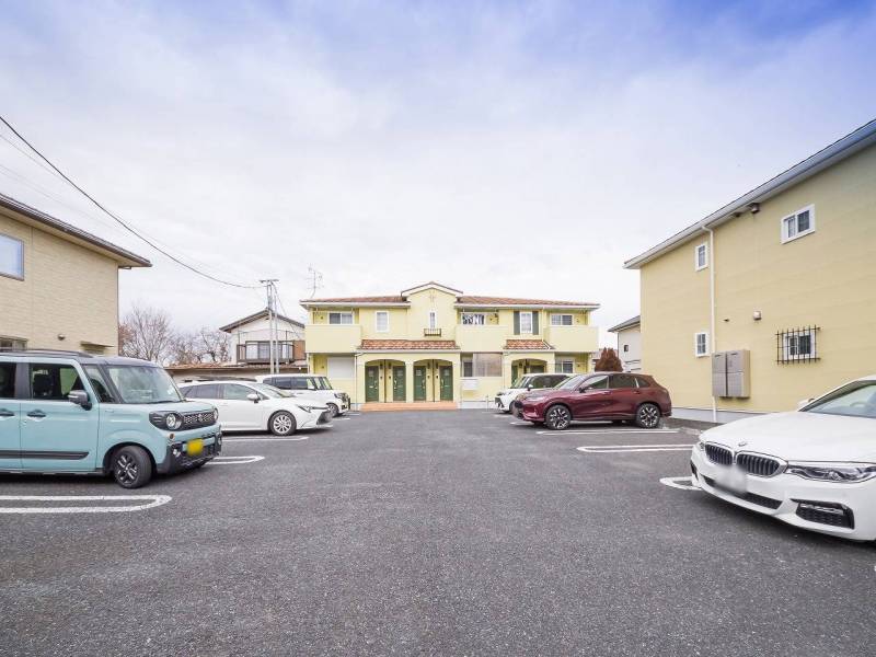 駐車場には十分な空きがあり、2台利用も大歓迎です