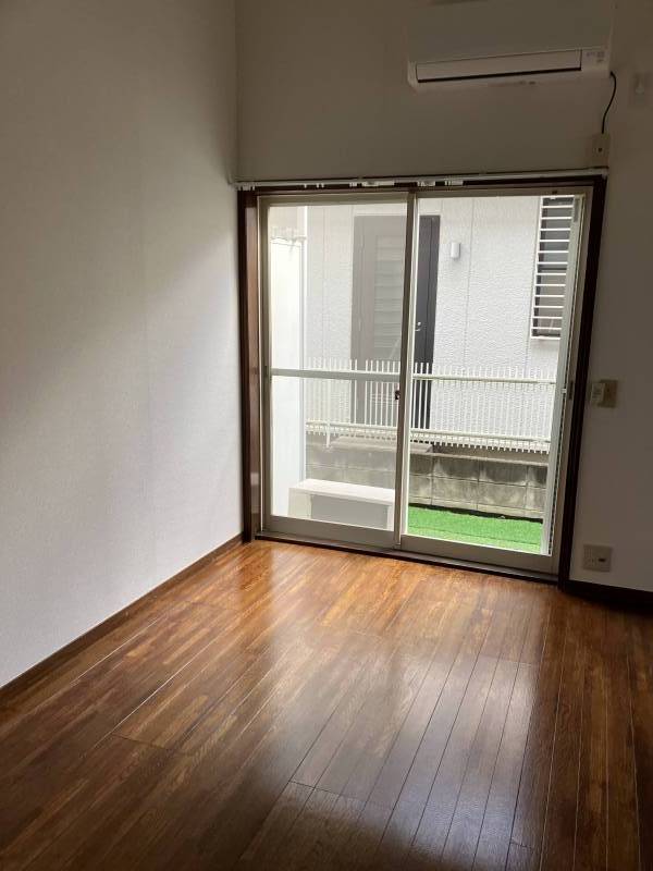 天井高く開放的