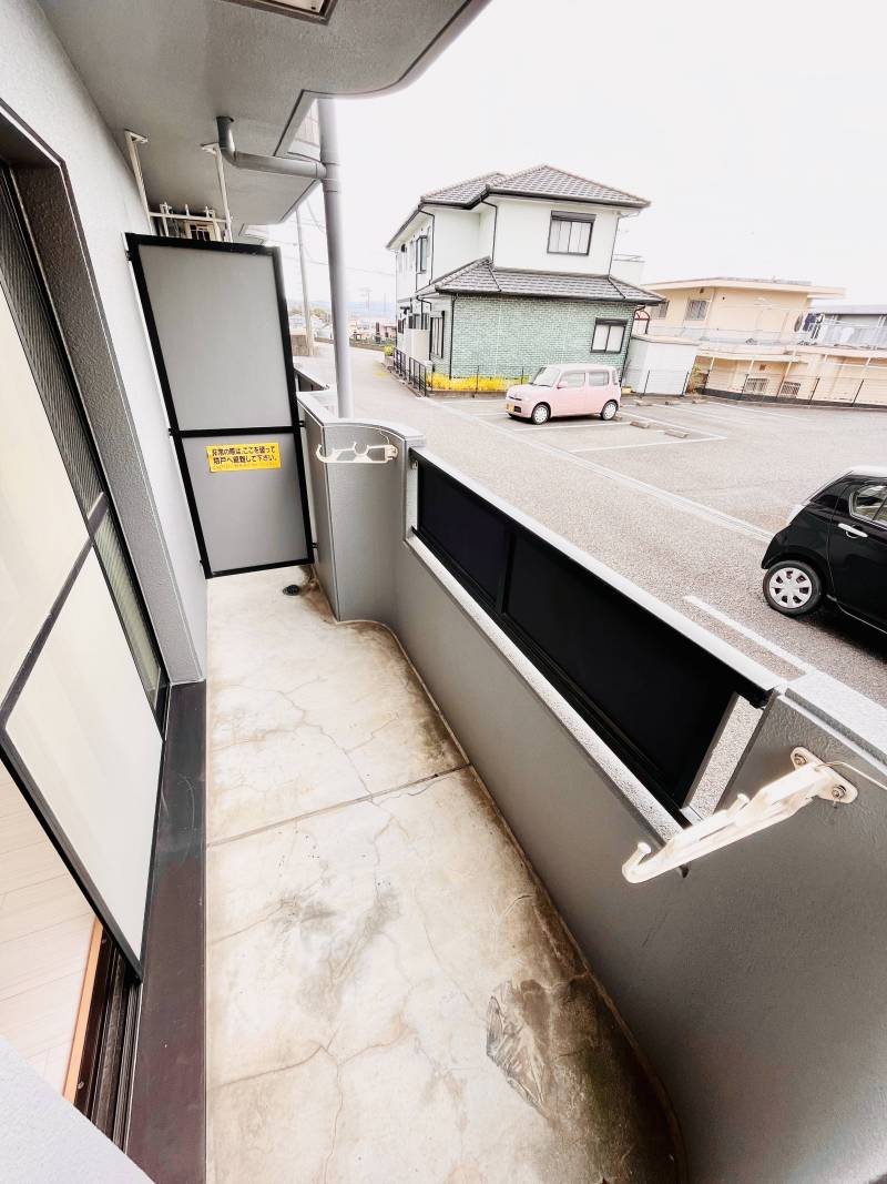 広々バルコニーは日当たり抜群です♪