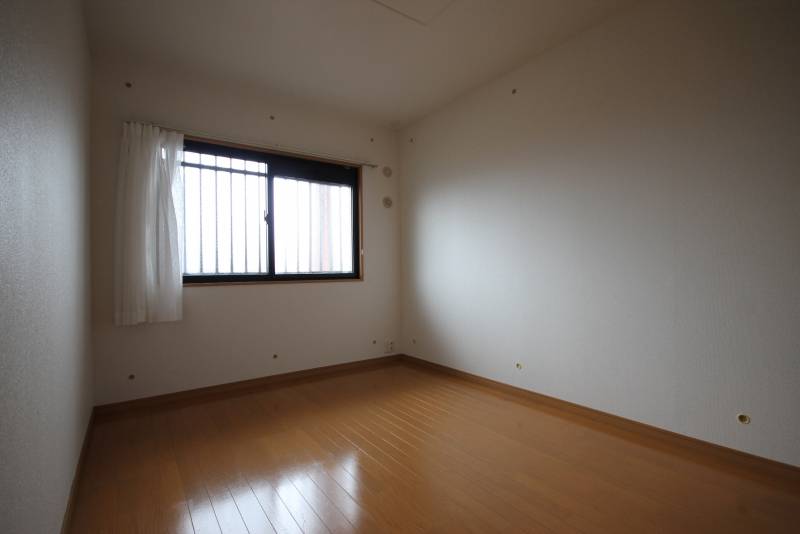 【共用廊下側(東)のお部屋】写真右側にWCL｡