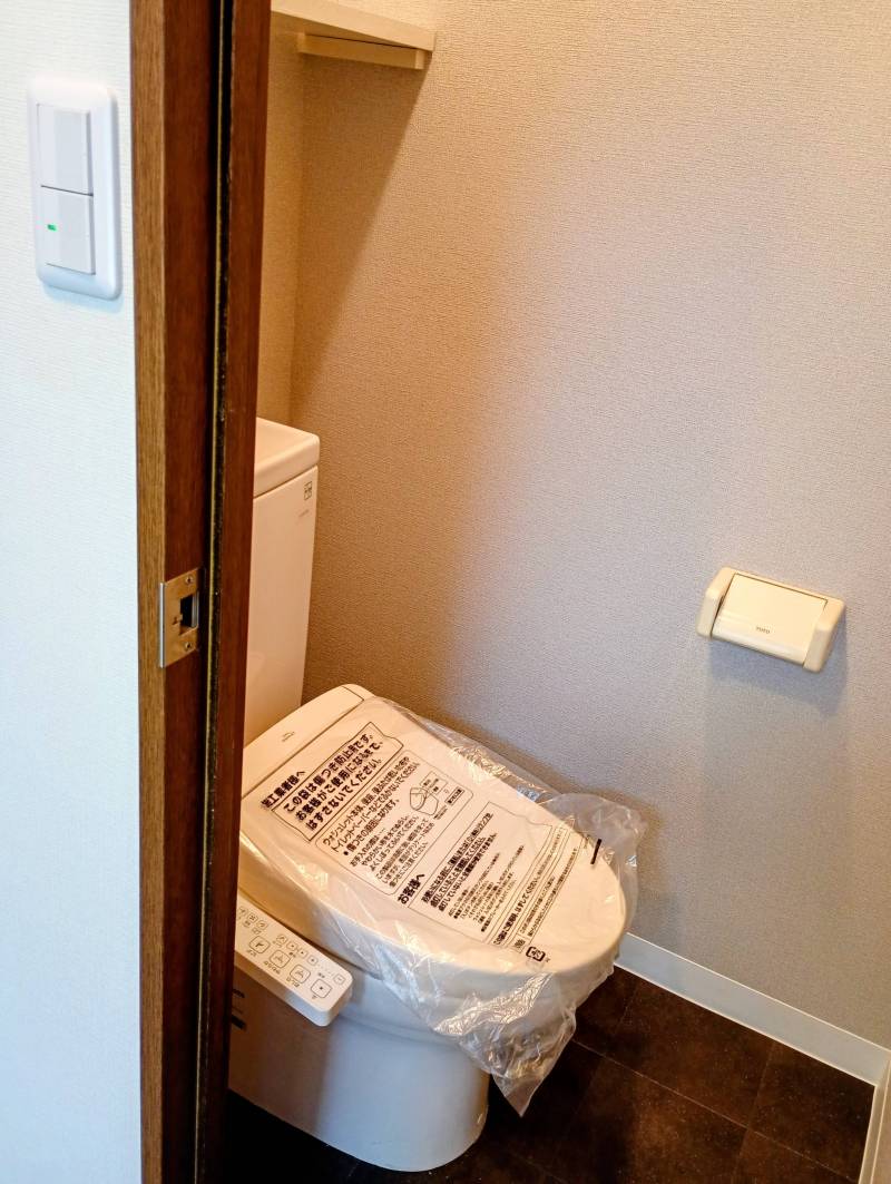 トイレはウォッシュレット・クロス・床材が新品です。