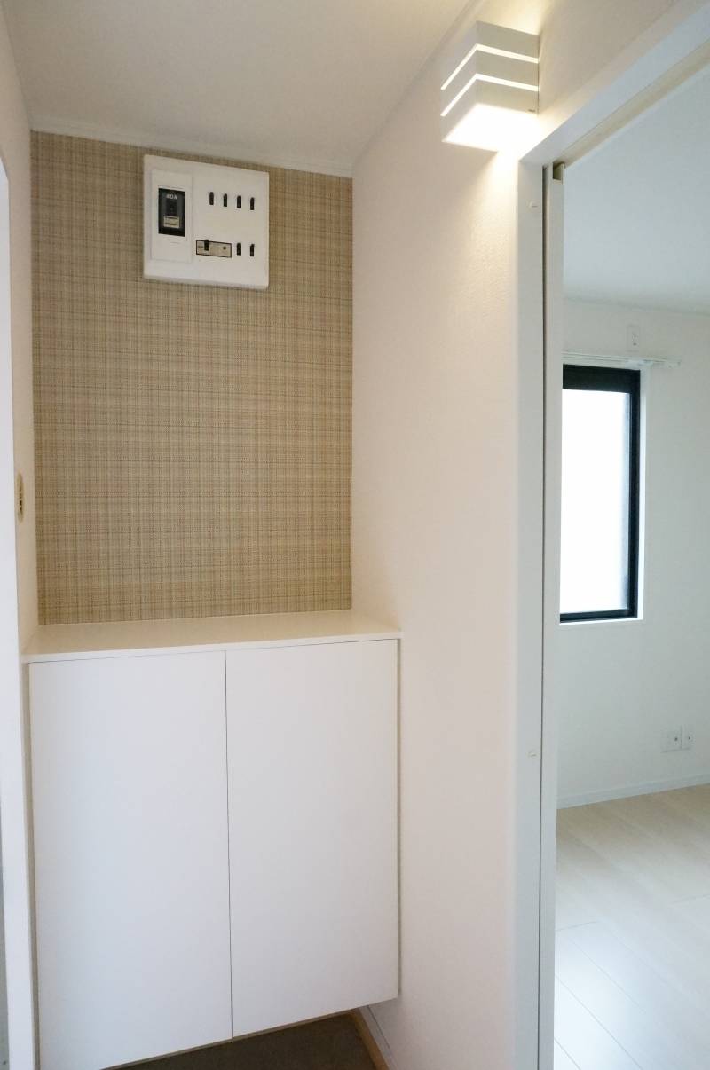 玄関入口と北側四畳半入口