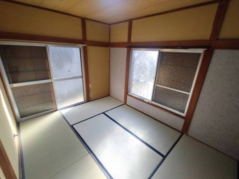 １階の和室　入居時オーナー負担で畳の表替え可能です。