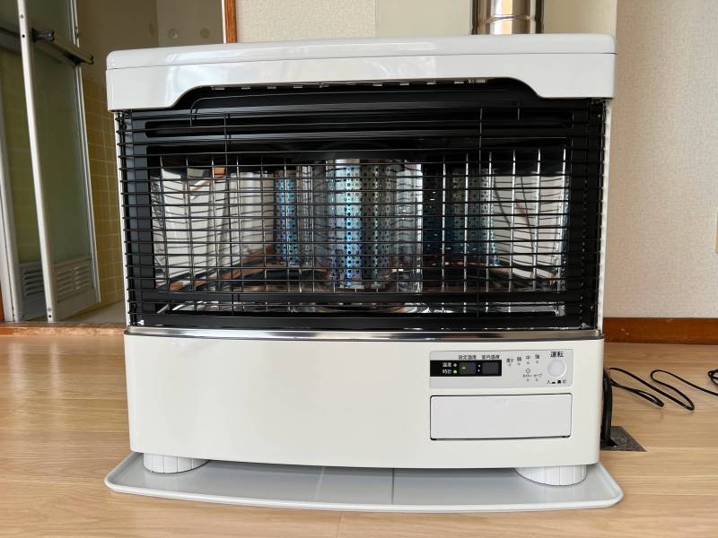 新品のストーブです