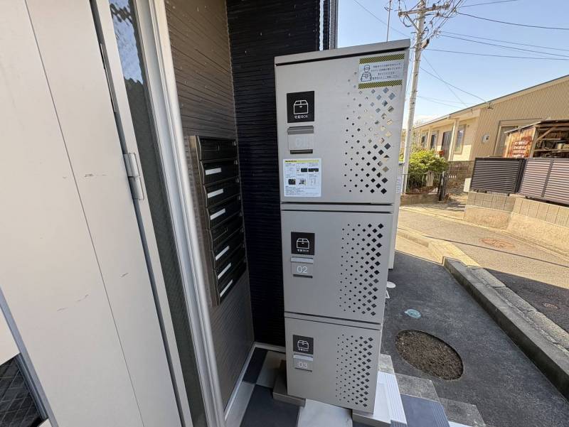 宅配ボックス付きです