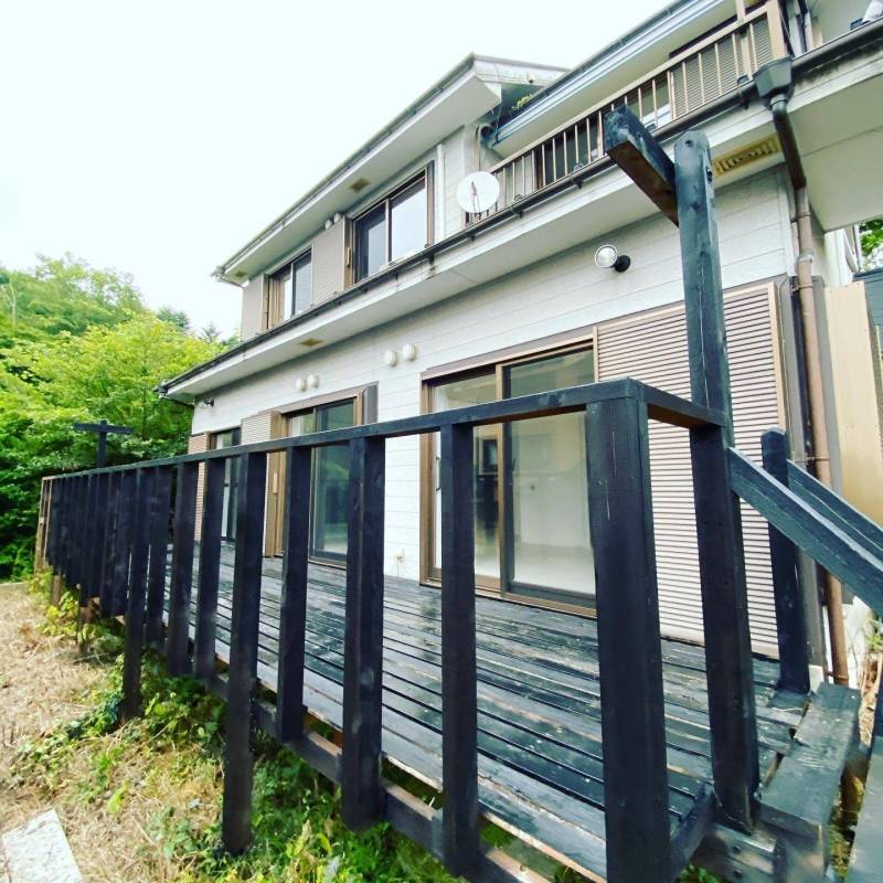 広いウッドデッキでBBQもできる♪