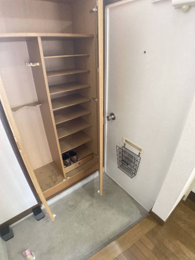 玄関収納もあり、とても便利です