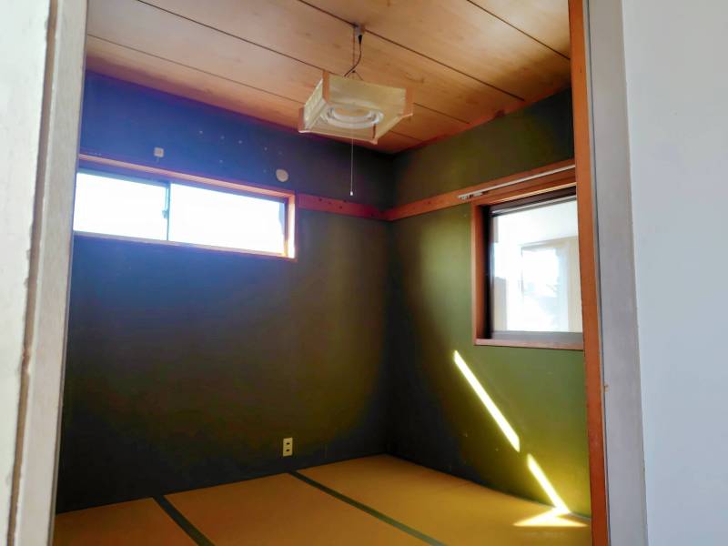 ２階の和室も日差しがよく入る気持ちいいスペースとなります。