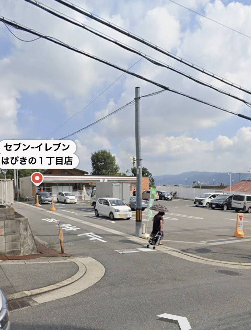 目の前にセブンイレブン♪24時間とても便利♪