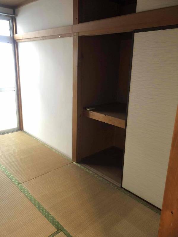 押し入れは広々。