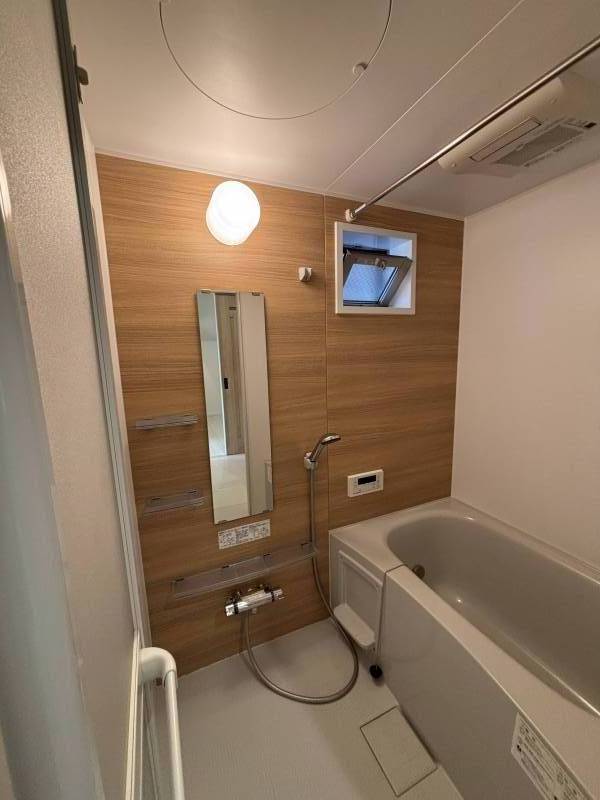 追い焚き機能・浴室乾燥機付き浴室は換気窓付き