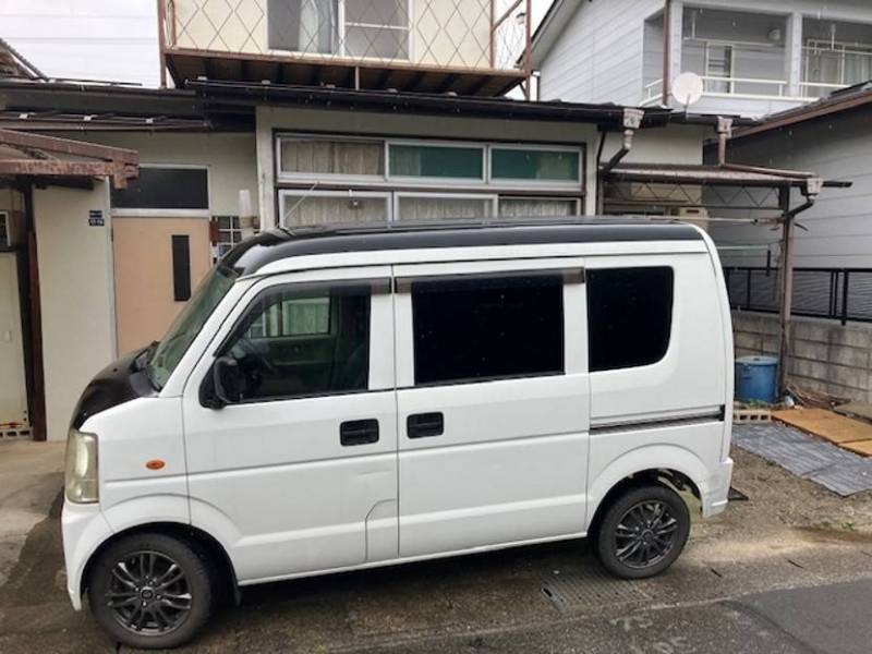 軽なら1台駐車可能です。