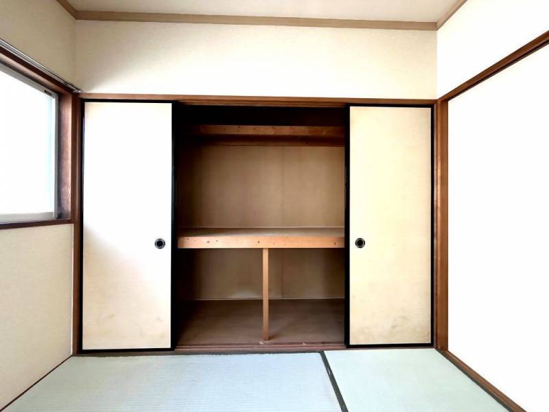 大きなスペースで寝具もラクラク収納♪