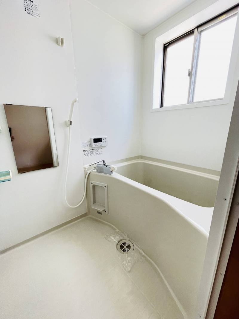 ユニットバス追い焚き機能付きです