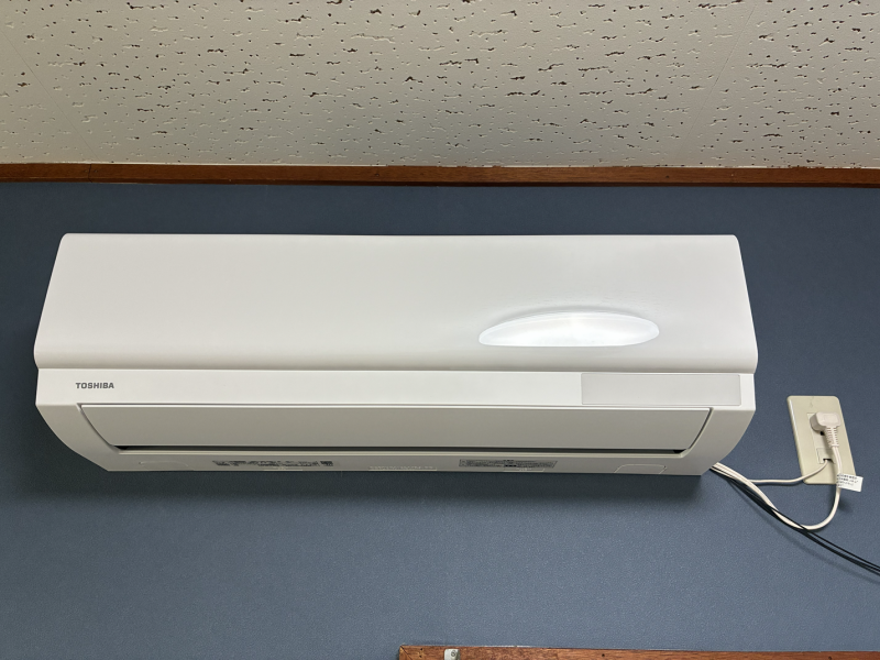 リビングエアコンも新規交換しました