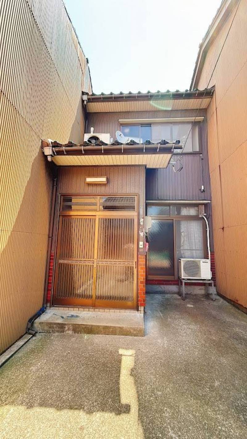 家の前が駐車場です