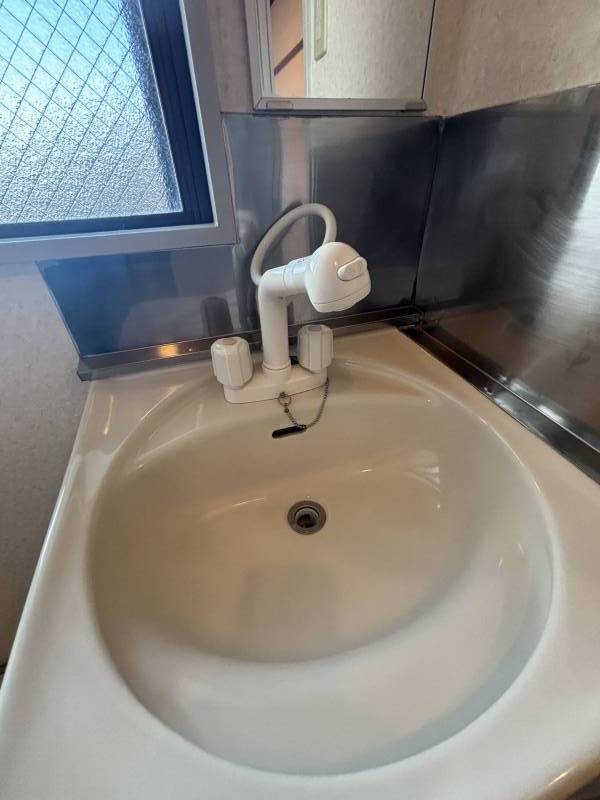 シャワーヘッド付き独立洗面台