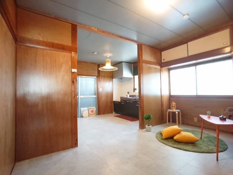 12帖の広いリビング。家族が集まるくつろぎの空間