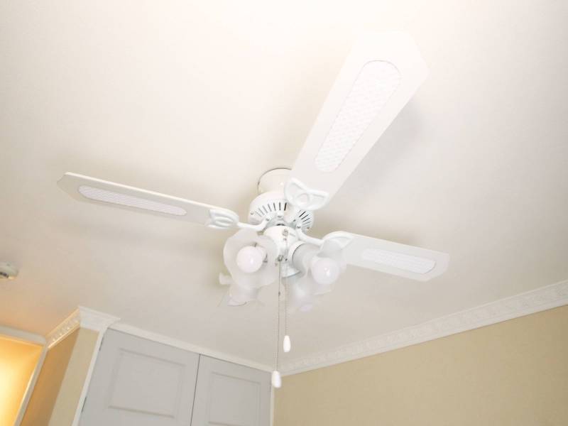 オシャレなシーリングファン付き照明