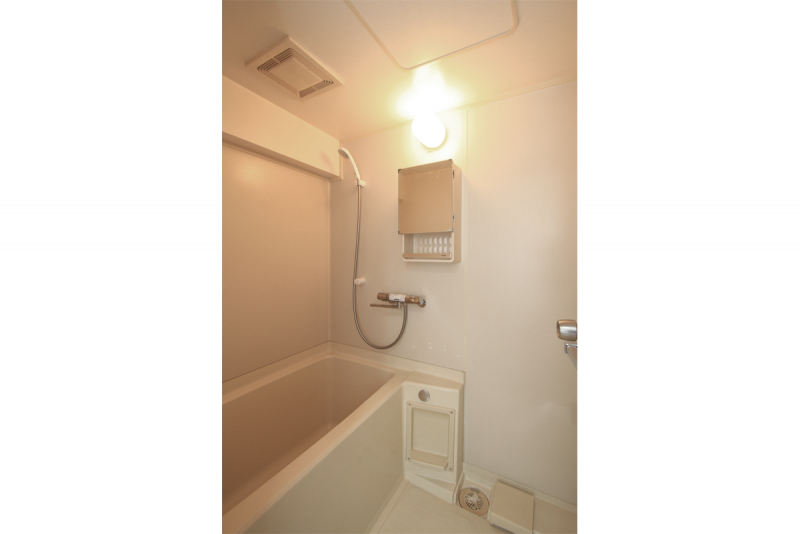 システムバス、サーモシャワー水栓
ミラーキャビネット付