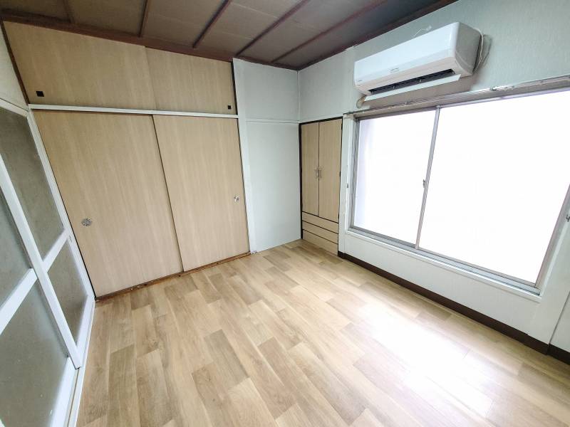 嬉しいエアコン付き♪