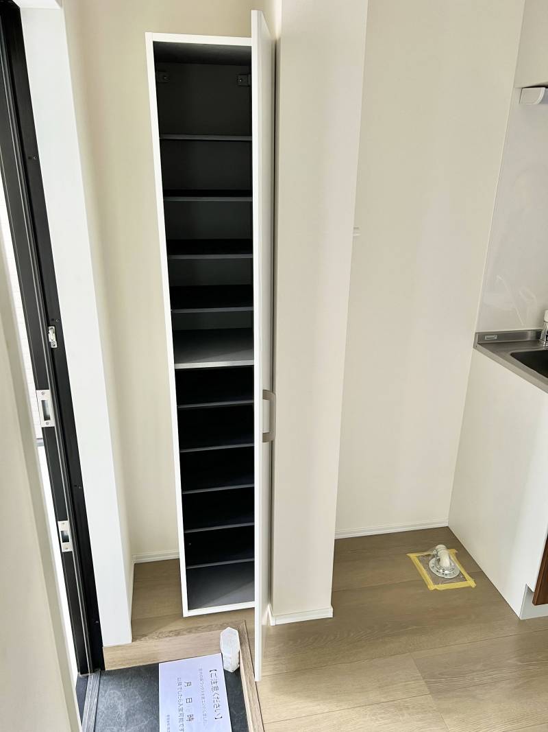 シューズクローク付でおしゃれな靴をいっぱい収納