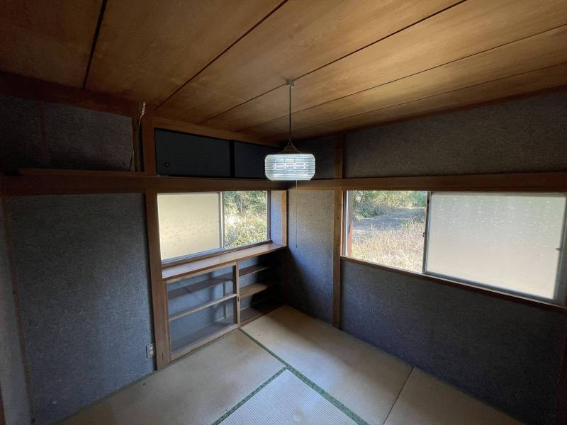 玄関横和室　四畳半　風通し良し