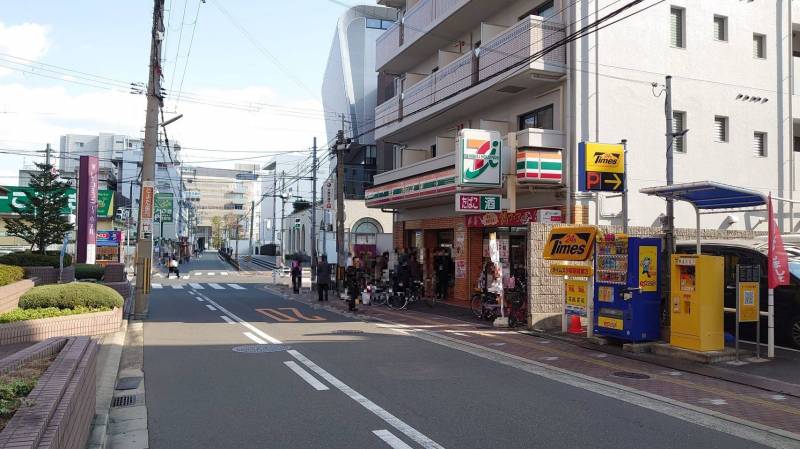 コンビニ(セブンイレブンまで徒歩約3分)