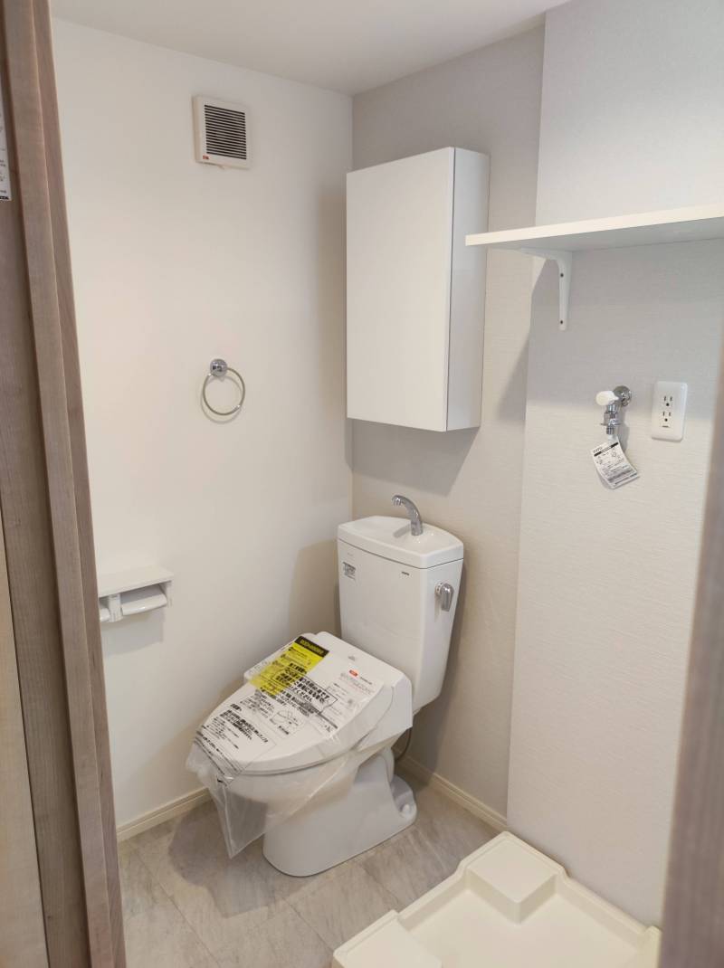 落ち着きのトイレ。悩みに悩んだ拘りの壁紙！