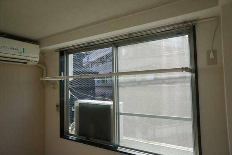 室内洗濯物干し竿付き