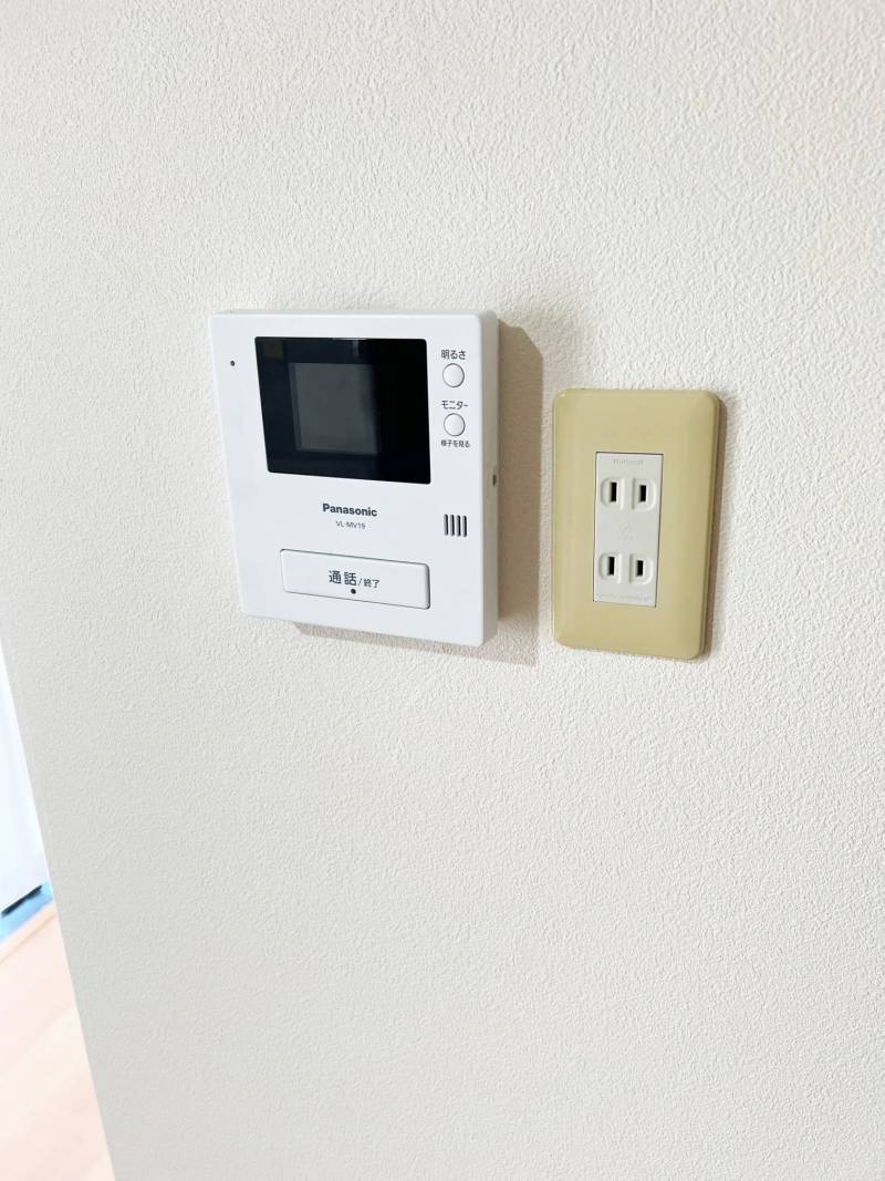 テレビモニター付きインターホン。