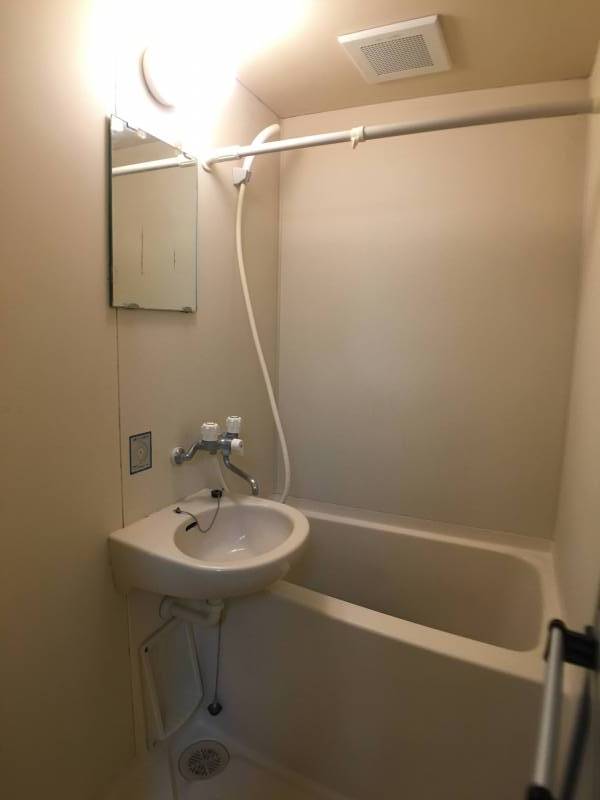 キッチンスペース。冷蔵庫・電子レンジ設置予定。