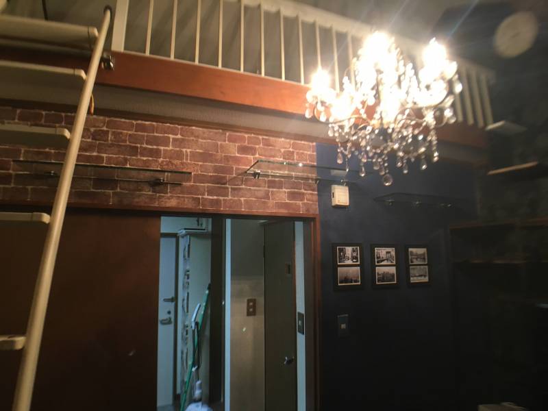 クローゼットとロフトへの梯子。