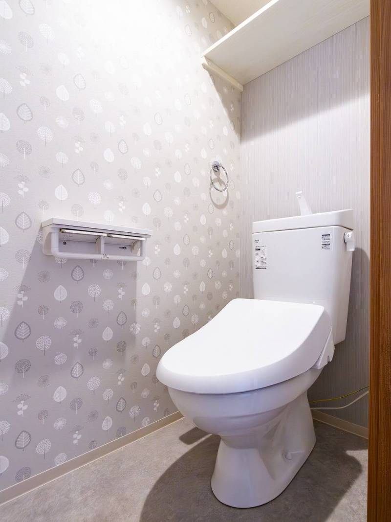 シャワー付きトイレ、2ホルダーのトイレットペーパー台