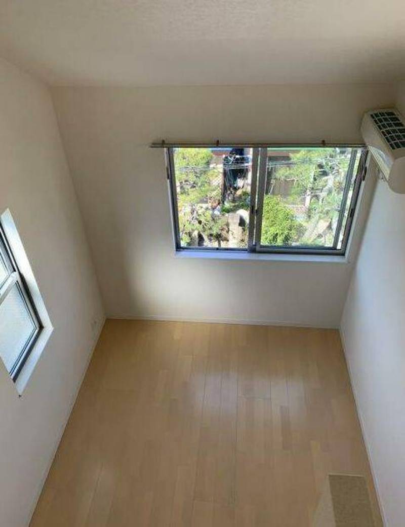 ロフトから見た室内です