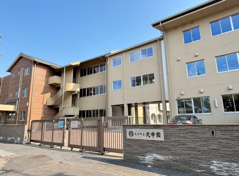 徒歩11分に人気の小中一貫校あり