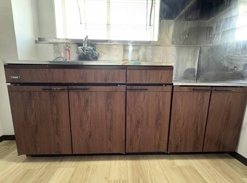 キッチン戸棚も張り替え済み！